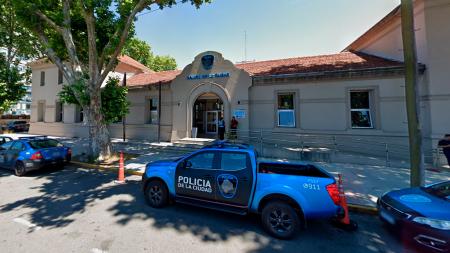 A French tourist died in a Buenos Aires police station where he had gone to report a robbery